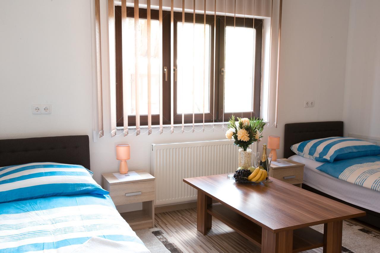 Guesthouse Vila Puzic Banja Luka Buitenkant foto