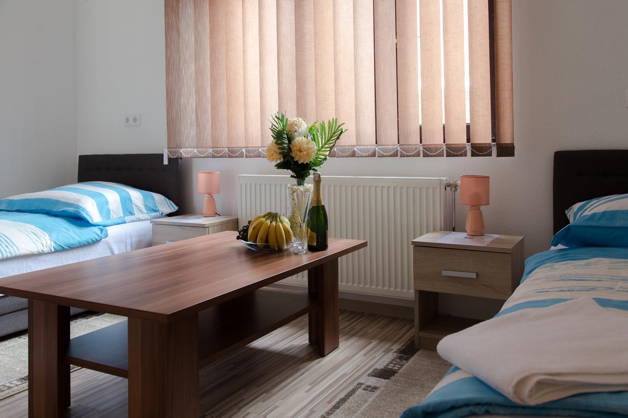 Guesthouse Vila Puzic Banja Luka Buitenkant foto